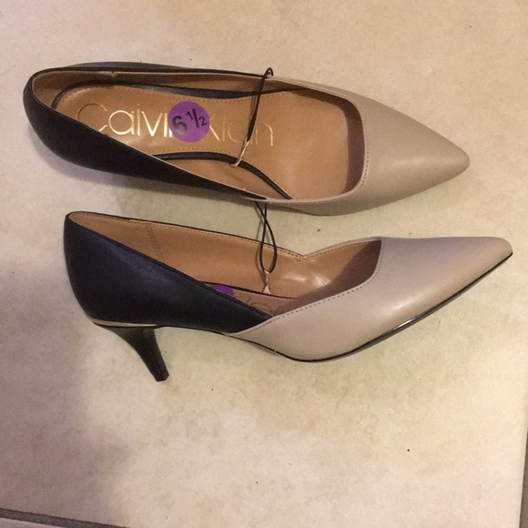 calvin klein low heel pumps